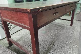 木桌